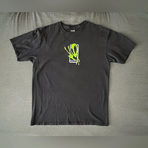 4 Vans Graphic T-shirts - Picture 6 of 6